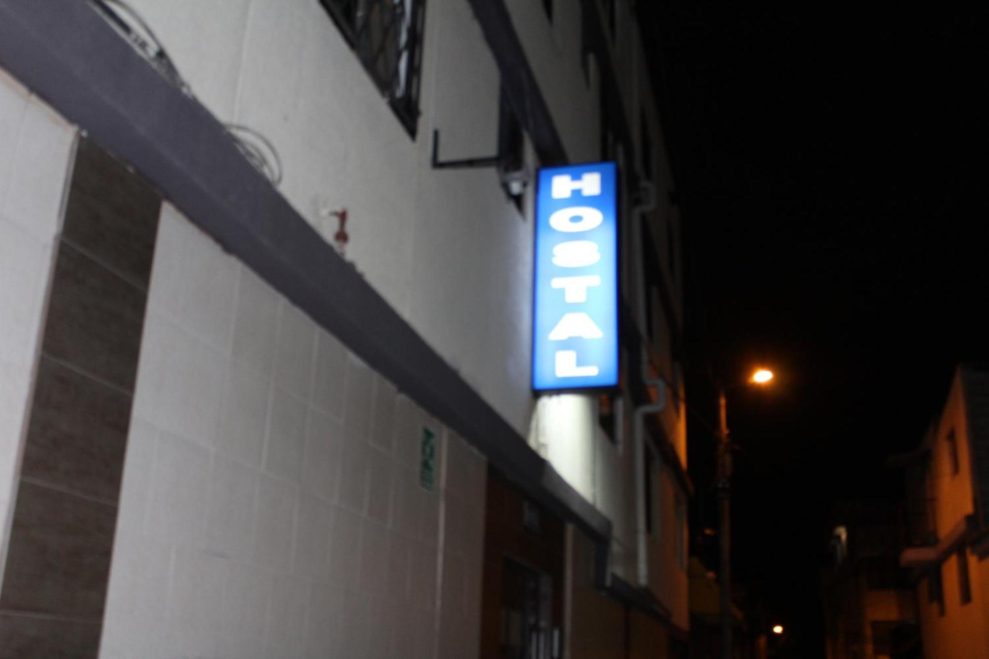 Julius Hostal, Desde Las 14 Horas Hasta 12 Del Mediodia Quito Dış mekan fotoğraf